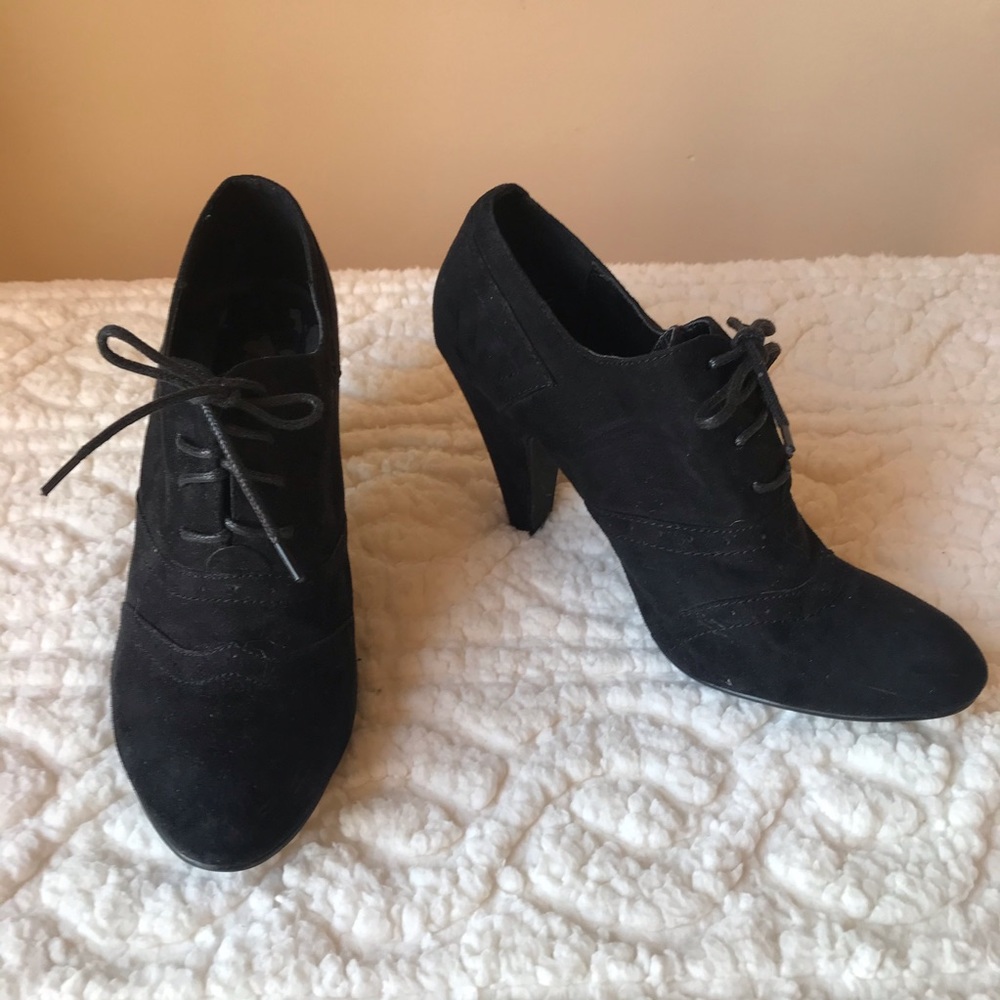 Suede High-Heeled Lace-Up Brogue Trim Booties